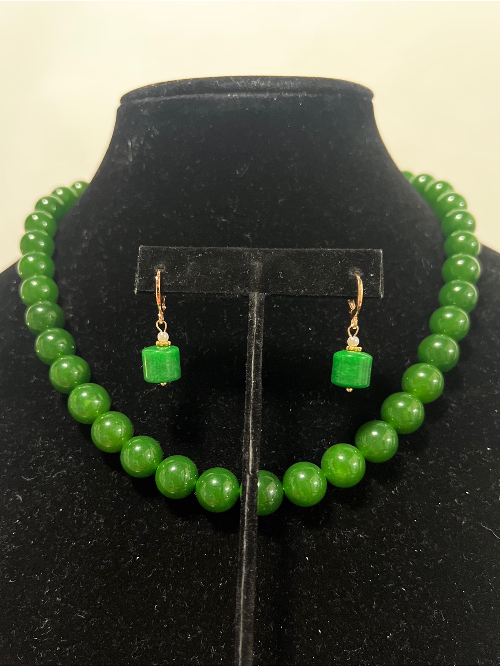 Jade - Burma- Green Jade Bead Necklace with Matching Drop Earrings